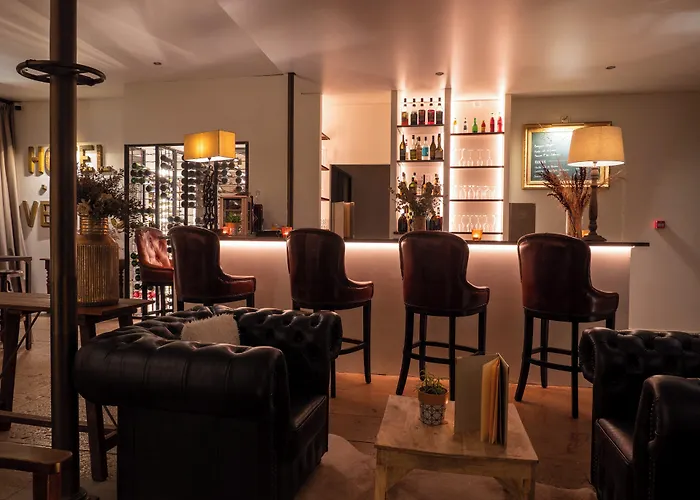 Les Remparts Hotels Et Demeures Historiques
